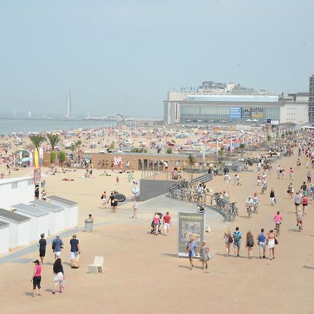 Studio Direct Aan Het Hoofdstrand Van Oostende - Naast Casino Daire Dış mekan fotoğraf